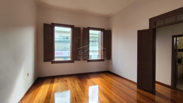 Excelente Casa Comercial - Centro