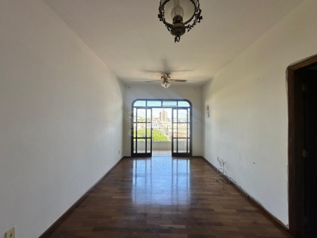 EXCELENTE APARTAMENTO A VENDA EM FRENTE A PRA&Ccedil;A 