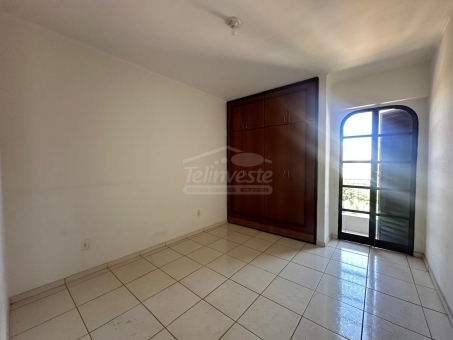 EXCELENTE APARTAMENTO A VENDA EM FRENTE A PRA&Ccedil;A 