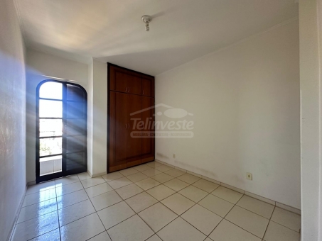 EXCELENTE APARTAMENTO A VENDA EM FRENTE A PRA&Ccedil;A 