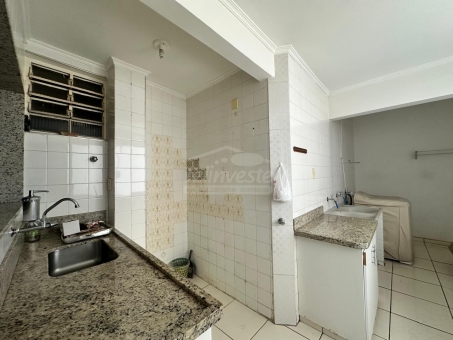 EXCELENTE APARTAMENTO A VENDA EM FRENTE A PRA&Ccedil;A 