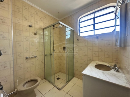 EXCELENTE APARTAMENTO A VENDA EM FRENTE A PRA&Ccedil;A 