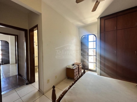 EXCELENTE APARTAMENTO A VENDA EM FRENTE A PRA&Ccedil;A 