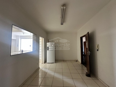 EXCELENTE APARTAMENTO A VENDA EM FRENTE A PRA&Ccedil;A 