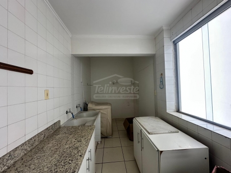 EXCELENTE APARTAMENTO A VENDA EM FRENTE A PRA&Ccedil;A 