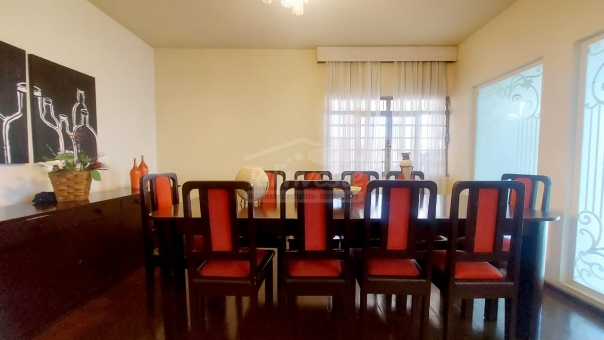 CASA NO CENTRO DE PASSOS/PROXIMO AO CPN 
