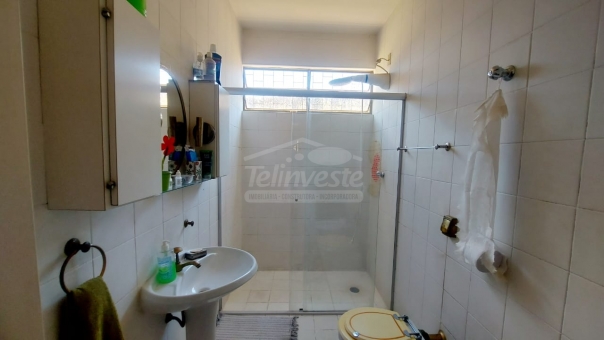 CASA NO CENTRO DE PASSOS/PROXIMO AO CPN 