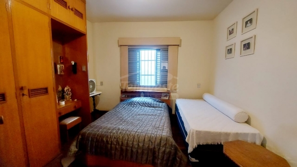 CASA NO CENTRO DE PASSOS/PROXIMO AO CPN 