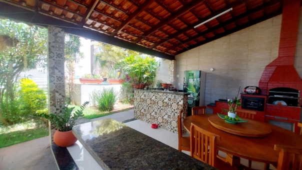 CASA NO BAIRRO VILA RICA 
