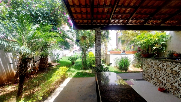 CASA NO BAIRRO VILA RICA 