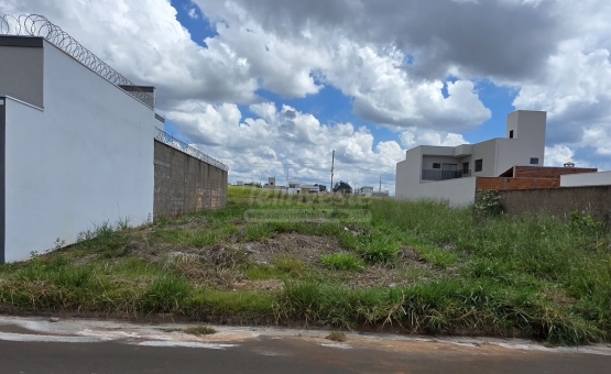 EXCELENTE OPORTUNIDADE DE LOTE