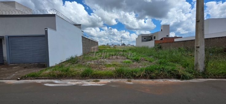 EXCELENTE OPORTUNIDADE DE LOTE