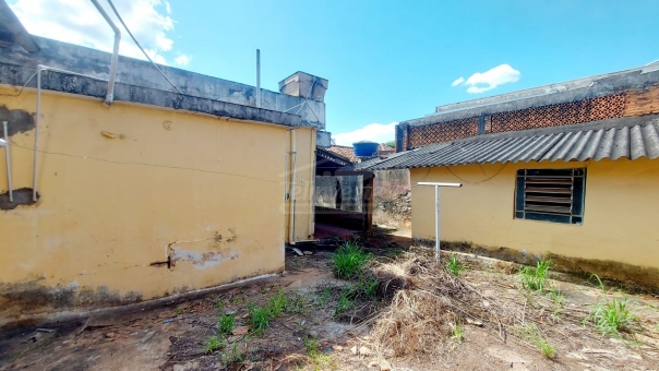 CASA NO CENTRO PR&Oacute;XIMO A AVENIDA AROUCA