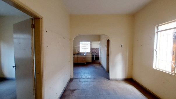 CASA NO CENTRO PR&Oacute;XIMO A AVENIDA AROUCA