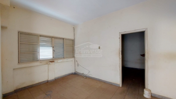 CASA NO CENTRO PR&Oacute;XIMO A AVENIDA AROUCA