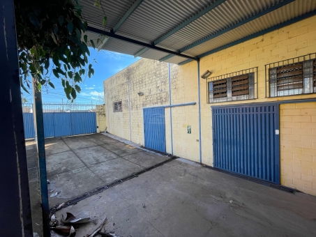 BARRAC&Atilde;O NO BAIRRO COIMBRAS