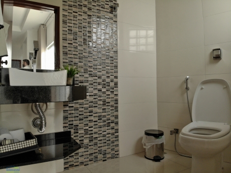 CASA NO BAIRRO CANDEIAS (PR&Oacute;XIMO AO CPN)