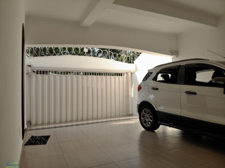 CASA NO BAIRRO CANDEIAS (PR&Oacute;XIMO AO CPN)