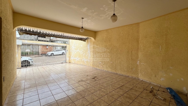CASA NO BAIRRO CARMELO