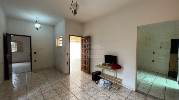 CASA NO BAIRRO CARMELO