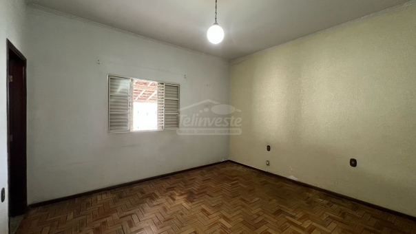 CASA NO BAIRRO CARMELO