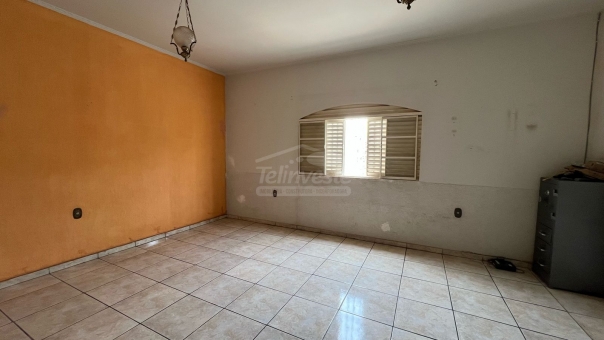 CASA NO BAIRRO CARMELO