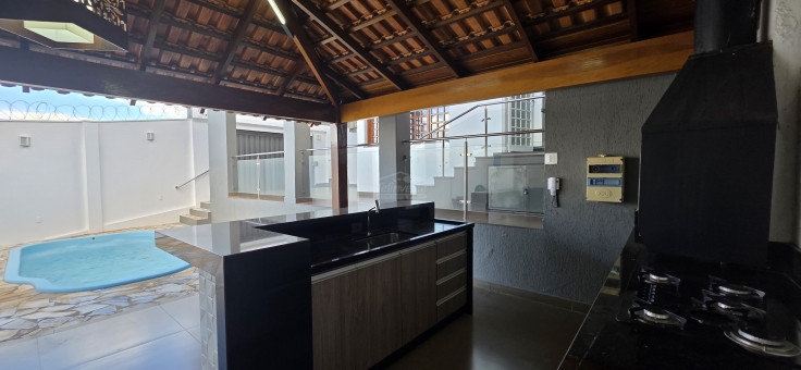 CASA ALTO PADR&Atilde;O 