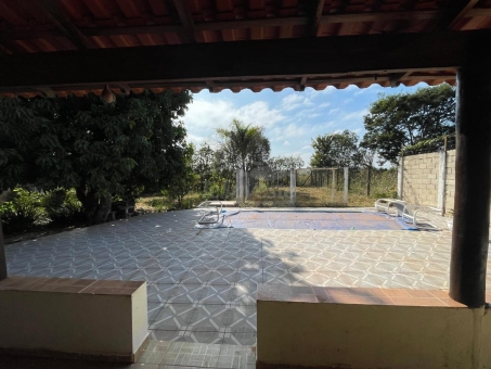 Ch&aacute;cara no Jardim Ac&aacute;cias 