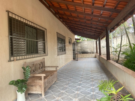 Ch&aacute;cara no Jardim Ac&aacute;cias 