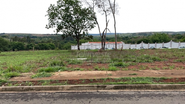 TERRENO PR&Oacute;XIMO A FACULDADE ATENAS 