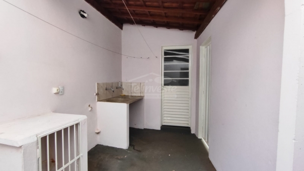 CASA NA BAR&Atilde;O DE PASSOS PROXIMO AO CENTRO