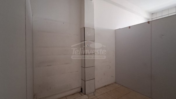 Barrac&atilde;o Comercial - Canjeranus