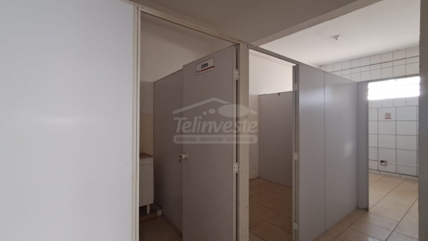 Barrac&atilde;o Comercial - Canjeranus