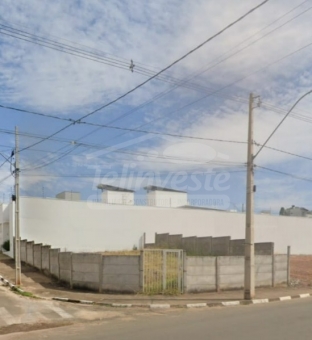 Lote de esquina na avenida