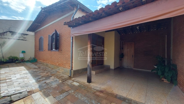 CASA NO BAIRRO JARDIM PLANALTO - ESTUDA PERMUTA POR APARTAMENTO 