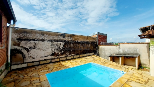 CASA NO BAIRRO JARDIM PLANALTO - ESTUDA PERMUTA POR APARTAMENTO 