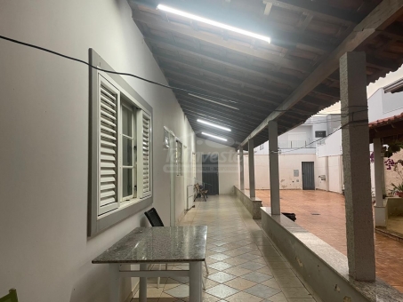 ESPETACULAR CASA PR&Oacute;XIMO AO CENTRO  