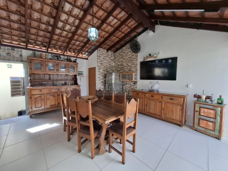 CASA NA AV. PO&Ccedil;OS DE CALDAS