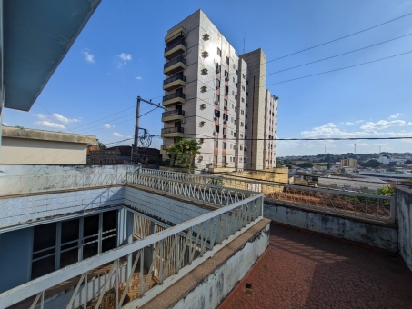 CASA NO CENTRO DE PASSOS 