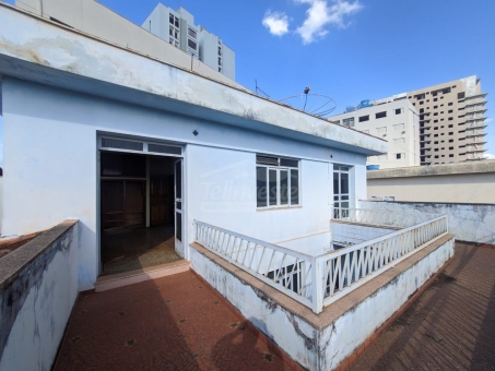 CASA NO CENTRO DE PASSOS 