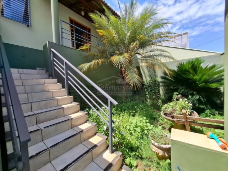 CASA NO BAIRRO JARDIM PINHEIROS