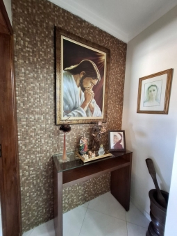 CASA NO BAIRRO JARDIM PINHEIROS