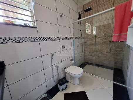 CASA NO BAIRRO JARDIM PINHEIROS