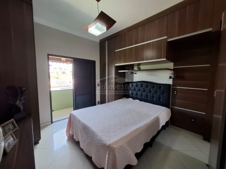 CASA NO BAIRRO JARDIM PINHEIROS