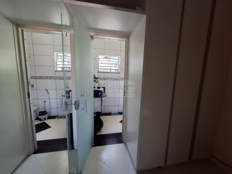 CASA NO BAIRRO JARDIM PINHEIROS
