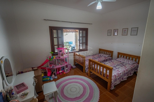 BEL&Iacute;SSIMA CASA EM FURNAS