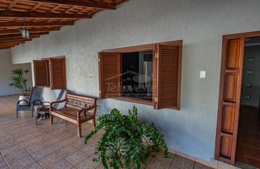 BEL&Iacute;SSIMA CASA EM FURNAS
