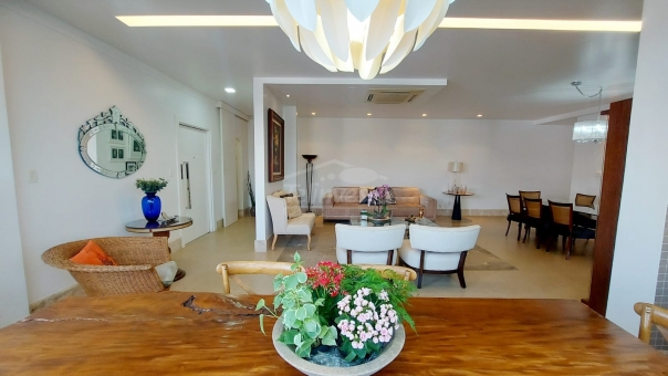 APARTAMENTO NO NO BAIRRO UMUARAMA- A POUCOS METRO DA AVENIDA DA MODA