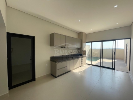 Bel&iacute;ssima casa no Condom&iacute;nio Monte Belo