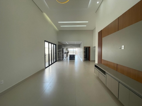 Bel&iacute;ssima casa no Condom&iacute;nio Monte Belo